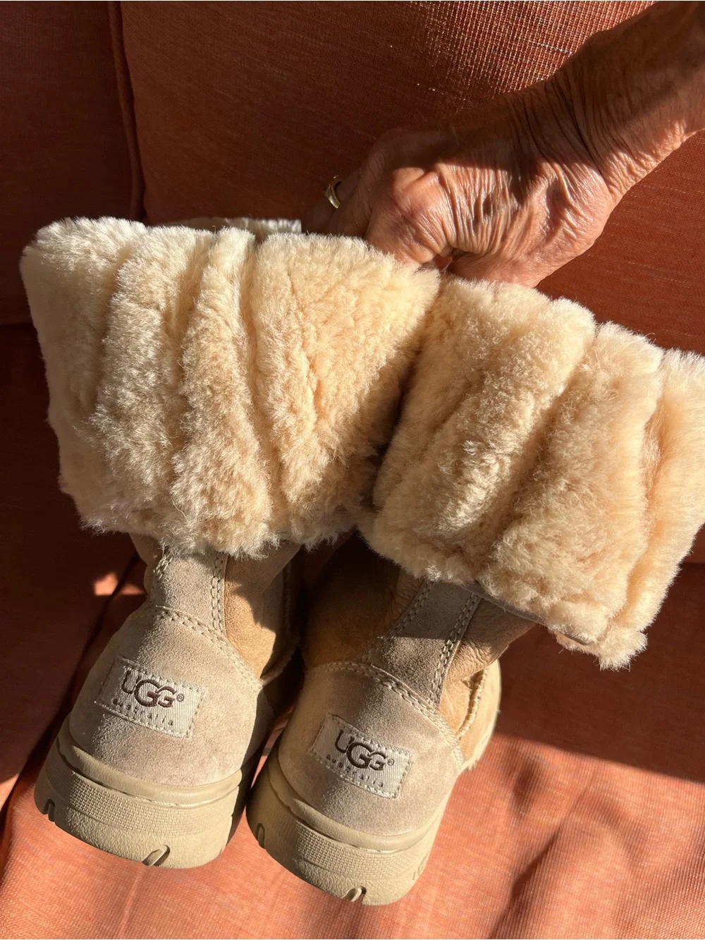 UGG Rare Australia Ultimate Tall II 5236 Women’s 9 Rugged Rubber Sole